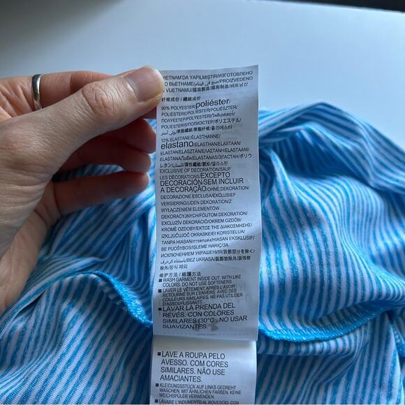 Under Armour Blue/White Striped Heat Gear Fitted Sleeveless Golf Polo Size Large - Picture 9 of 13